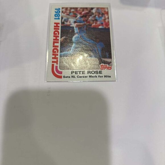 Pete Rose 1982 Topps Baseball Card #4 in mint condition rare piece - Picture 1 of 3
